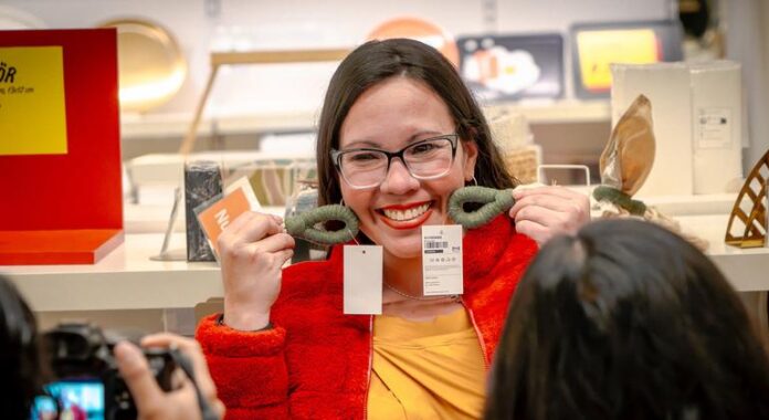 Mujeres en Cooperativa: Artesanías que Transforman Vidas de Migrantes en Una cooperativa de mujeres en México ayuda a migrantes a reconstruir sus vidas por medio de artesanías