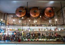 Tradición Familiar en Cada Plato: Tapas La Bona Sort en el Corazón del Born de Barcelona Tres generaciones y un mismo ‘caliu’: Tapas La Bona Sort en el corazón del Born de Barcelona