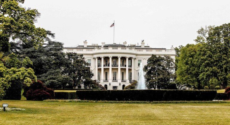 Abusos a migrantes en EEUU, Gaza, represión en Irán... Las noticias del viernes