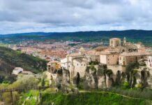 Atos Impulsa la Transformación Digital de Paradores con Soluciones Cloud Innovadoras y Sostenibles Atos impulsa la transformación digital de Paradores con soluciones cloud innovadoras y sostenibles