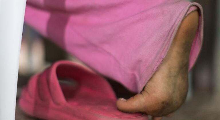 Colombia: La crisis humanitaria se agrava entre la violencia armada y los desastres climáticos