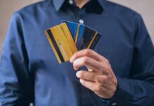 Derecho de los Consumidores a Reclamar Cláusulas Abusivas en Contratos de Crédito Revolving Plataforma de Reclamación explica el derecho de consumidores a reclamar cláusulas abusivas en contratos de crédito revolving