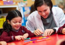 Educar en la Dignidad: Fundamento de una Convivencia Saludable Educar desde la dignidad de cada persona: la base de una convivencia sana