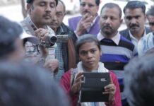 La Democracia Cuesta Cara Sin Mujeres en los Medios: La Solución Está en el Periodismo Comunitario La democracia sale cara sin mujeres en los medios: la solución está en el periodismo de base