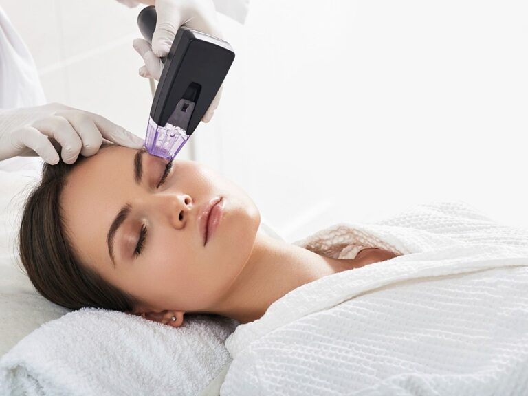 Dra. Ana Melero, jefa de la Unidad de Medicina Estética y Láser de Policlínica Gipuzkoa: "La radiofrecuencia se ha vuelto muy popular porque ofrece resultados visibles sin necesidad de cirugía ni tiempo de baja"