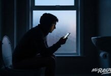 El móvil en el inodoro se asocia a un 46 % más riesgo de hemorroides, según un estudio