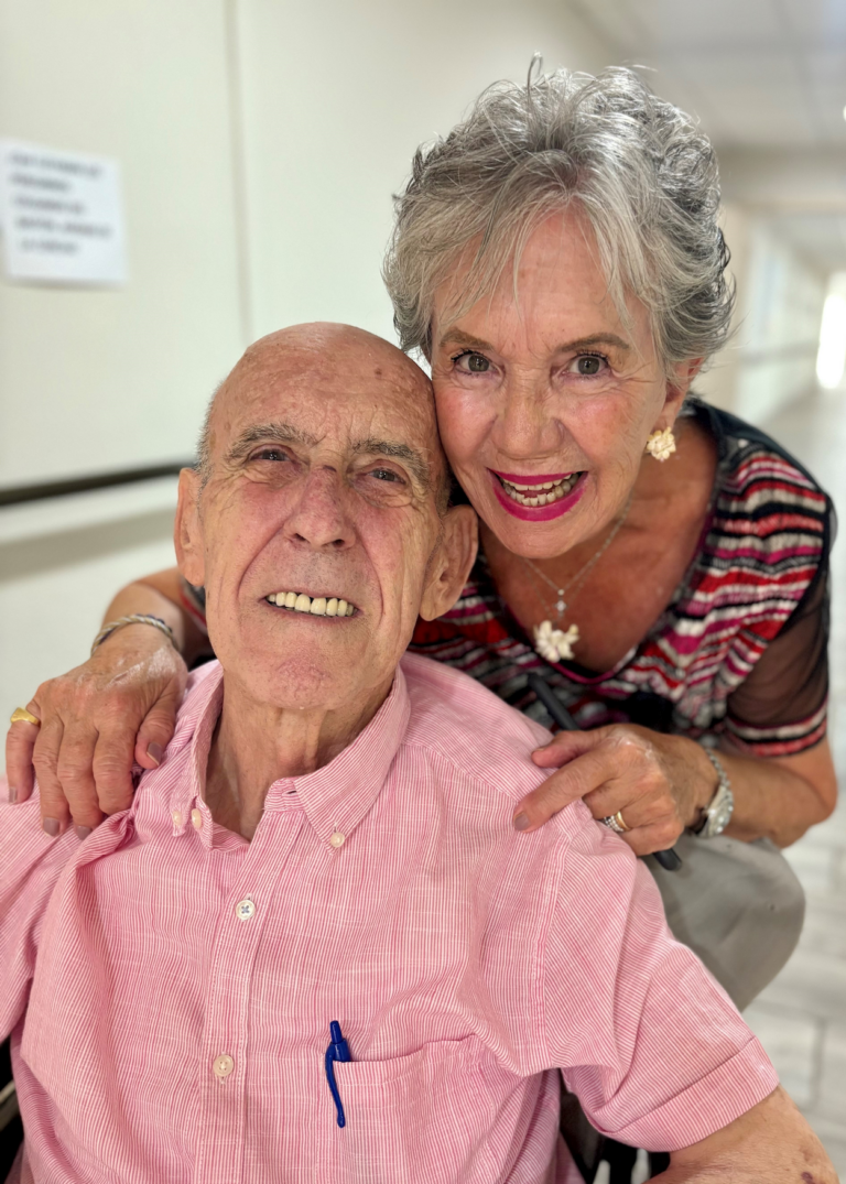 Parejas que siguen su amor en la residencia: sus consejos para una relación duradera