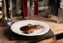 Celebrando Nuestro Primer Aniversario: Nueva Carta y Viaje a Nueva York Primer aniversario con nueva carta y un viaje a Nueva York