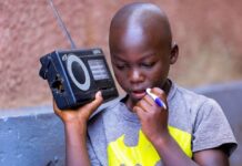 De la Trinchera al Cosmos: La Esencia de la Radio en Tiempos de Cambio Desde el frente de guerra al espacio exterior, la radio sigue siendo esencial