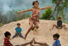 Frente al Poder y la Corrupción: La Lucha por la Dignidad, la Igualdad y la Justicia Turk: frente al orden basado en el poder y la corrupción existe otro basado en la dignidad, la igualdad y la justicia