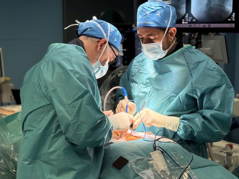 Dr. Nicolás Samprón, jefe del servicio de Neurocirugía de Policlínica Gipuzkoa: "La planificación es la parte más importante de la cirugía de columna"