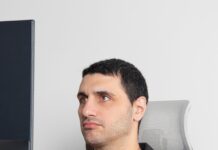 Riesgos Ocultos de la Sobreexposición Digital en Finanzas: Análisis de Rodrigo Ramos D’Agostino Rodrigo Ramos D’Agostino analiza los riesgos ocultos de la sobreexposición digital en finanzas