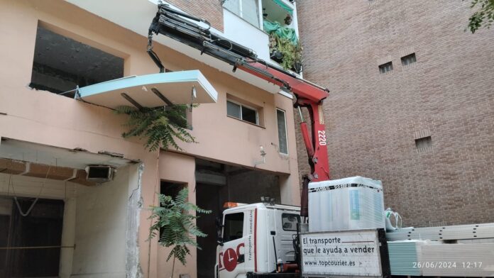 Top Courier Mejora Su Servicio de Camión Grúa en Madrid Top Courier refuerza su servicio de camión grúa en Madrid como solución segura para operaciones logísticas especializadas