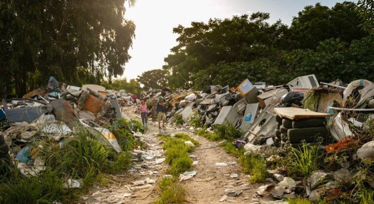 Tráfico de basura: lucrativo para algunos, tóxico para todos