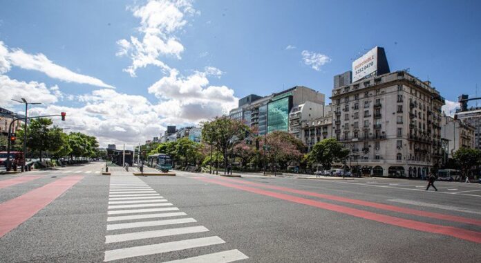 Expertos Advierte Sobre Alarmantes Retrocesos en Memoria, Verdad y Justicia Argentina: expertos alertan de "alarmantes retrocesos" en memoria, verdad y justicia a 50 años del golpe