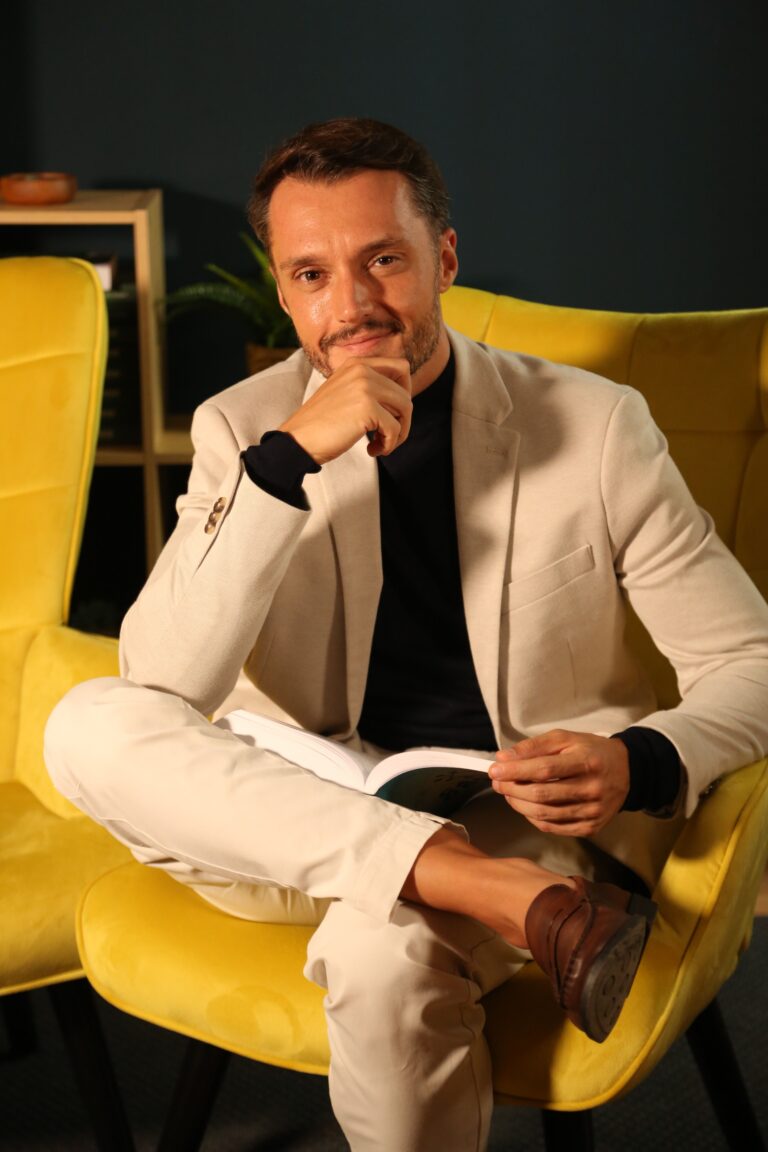 Manifestadores: la revolución del desarrollo personal en el mundo hispanohablante