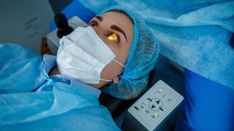 "Antes de una cirugía ocular, se debe realizar un estudio exhaustivo y personalizar el tratamiento para cada caso concreto", Dra. Evangelina Grillo, especialista en Oftalmología del Hospital Quirónsalud Vitoria