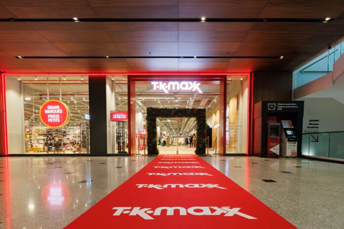 TK Maxx Celebra Su Llegada a España con Apertura de TK Maxx celebra su llegada a España con la apertura de su primera tienda en Barcelona