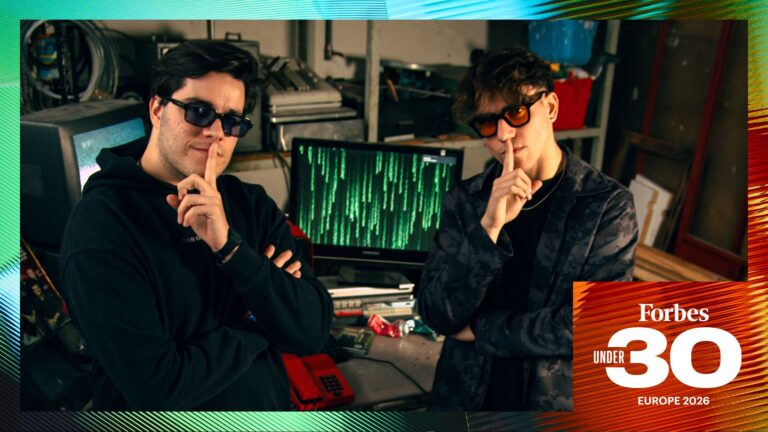 De una Mesa de Bar en Madrid a Forbes Europa: El Origen de Roompass