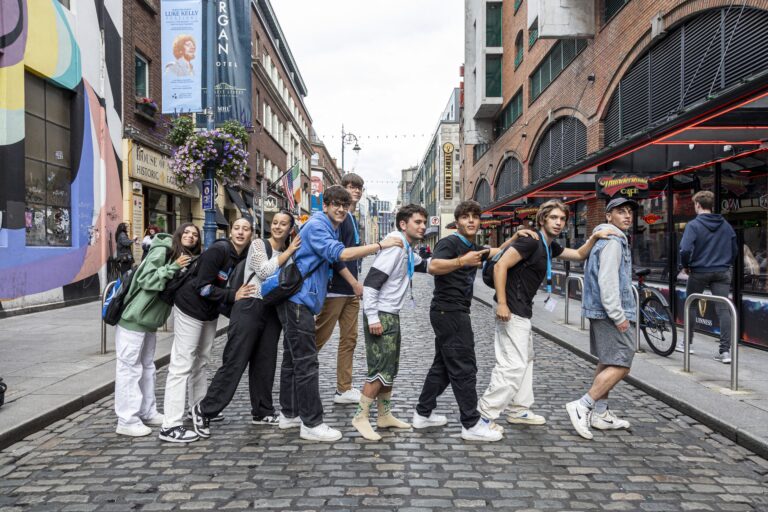 Inversión Educativa: El Aumento de los Viajes de Estudio al Extranjero