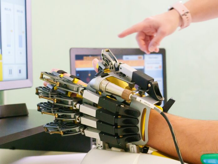 Mejorando la Calidad de Vida en Enfermedad de Parkinson a "La neurorrehabilitación permite, en momentos concretos de la enfermedad del Parkinson, mejorar limitaciones motoras, de coordinación o dolor, lo que se traduce en meses o años de vida con mayor calidad", Dr. Alejandro Durán