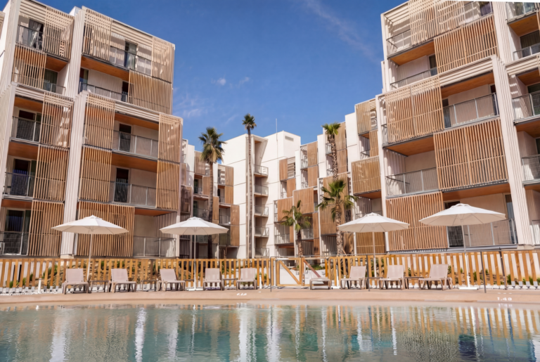Visitas Privadas en Kategora Oceanika: Oportunidades para Invertir en Apartamentos Hoteleros en Málaga