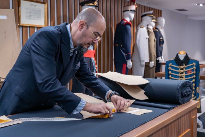El Corte Militar Detecta El Regreso De La Sastrería En El Corte Militar detecta el regreso de la sastrería en plena era del fast fashion