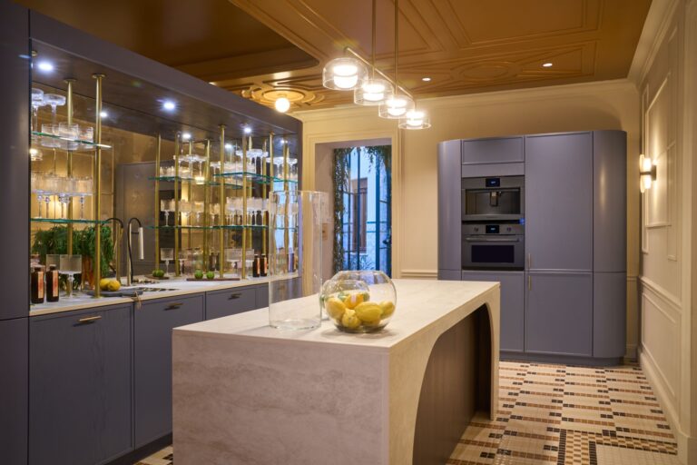 Küppersbusch Transforma el Espacio de Schmidt en Casa Decor con su Gama MattBlack