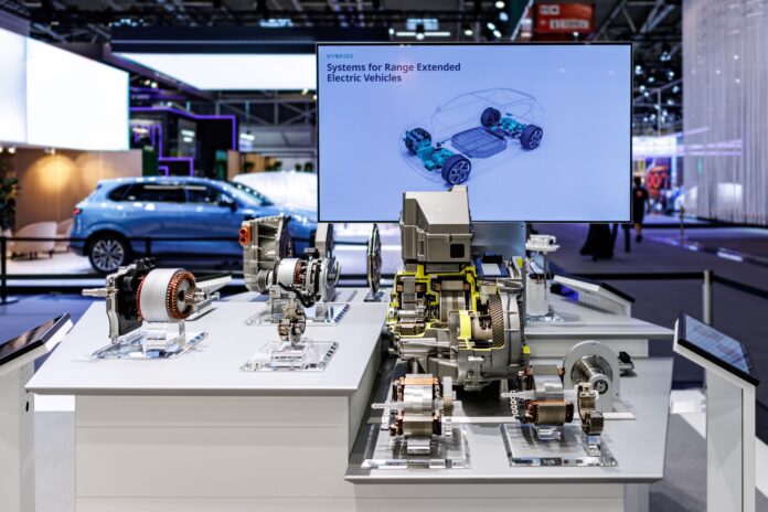 La Electrificación en Acción: Schaeffler Impulsa la Transición hacia una La electrificación en la práctica: Schaeffler da forma a la transición de la movilidad con un amplio e innovador portafolio de sistemas