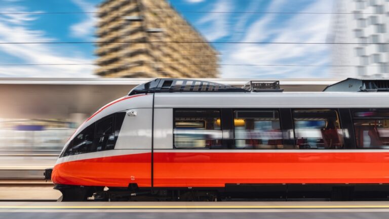 Los Viajeros Ferroviarios de la UE Realizan 8.7 Mil Millones de Viajes en 2024