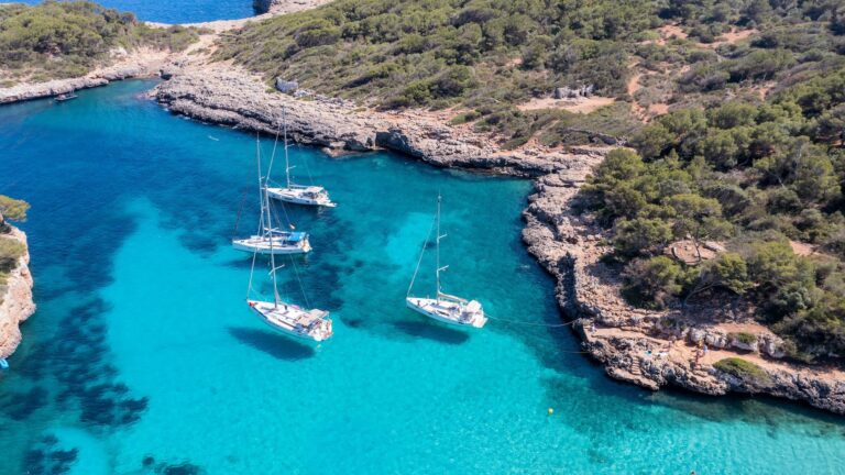 Pi Nautic: El Barco Innovador que Genera su Propia Energía en el Mediterráneo