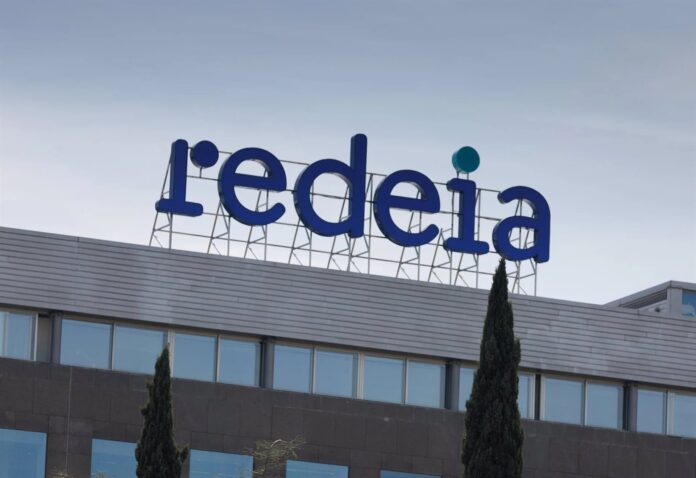 Redeia Logra la Máxima Puntuación en el Sector Eléctrico Español Redeia alcanza la mejor puntuación del sector eléctrico español en los índices europeo y mundial Dow Jones