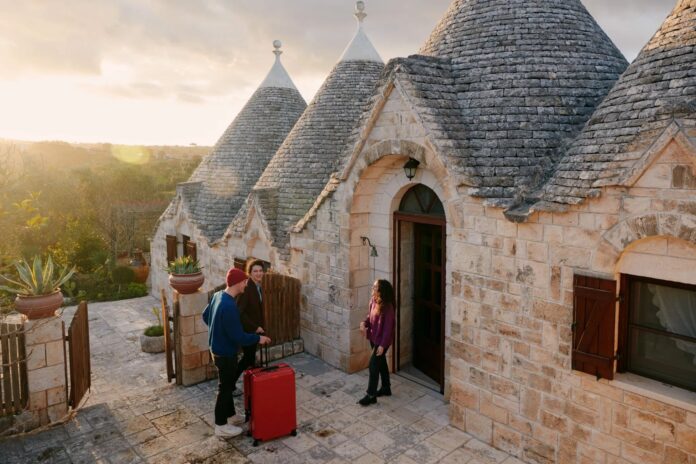 Aumento de Estafas: Airbnb y Confianza Online Advierten Sobre Riesgos Airbnb y Confianza Online advierten del aumento de las estafas ante la presión por ahorrar este verano