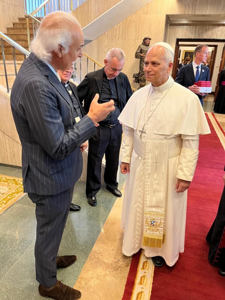 El Papa León XIV Alcanzará los 120 Años, Asegura el Doctor Manuel de la Peña