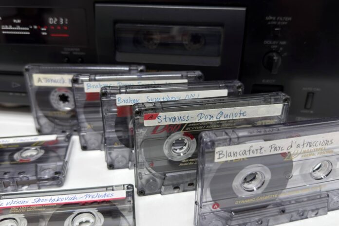 Globamatic Media: Transformando Cintas Cassette en Archivos Digitales para Preservar Globamatic Media convierte cintas cassette en archivos digitales para conservar grabaciones antiguas