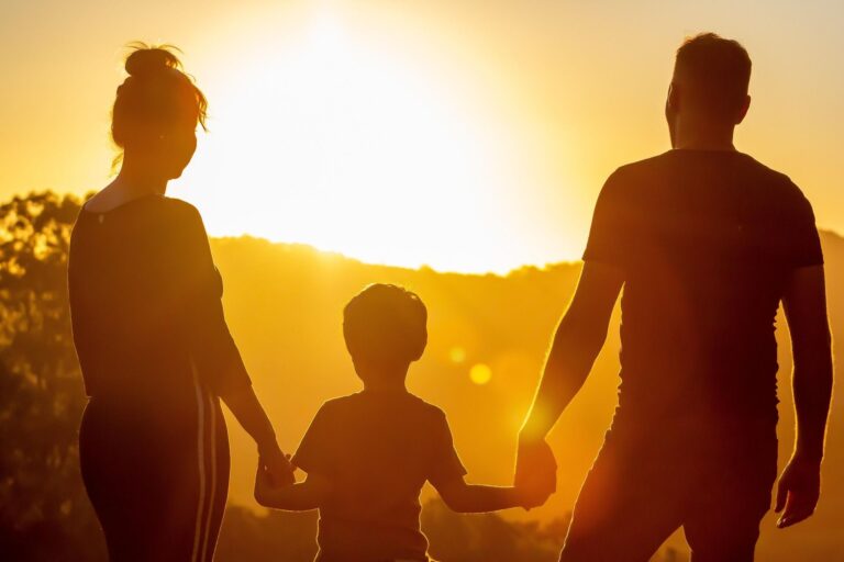 La Revolución de Loto Presenta una Guía Gratuita sobre Constelaciones Familiares y sus Patrones en la Vida Personal