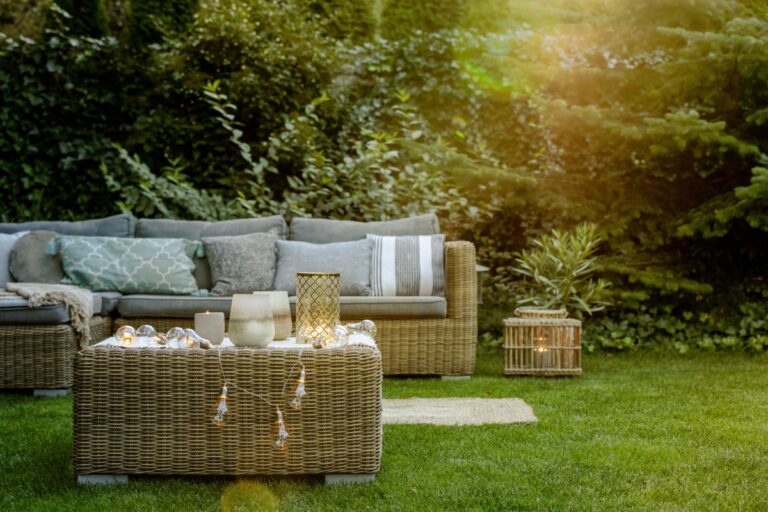 Los Sofás de Exterior Más Comodidades para tu Jardín: Guía y Consejos Esenciales