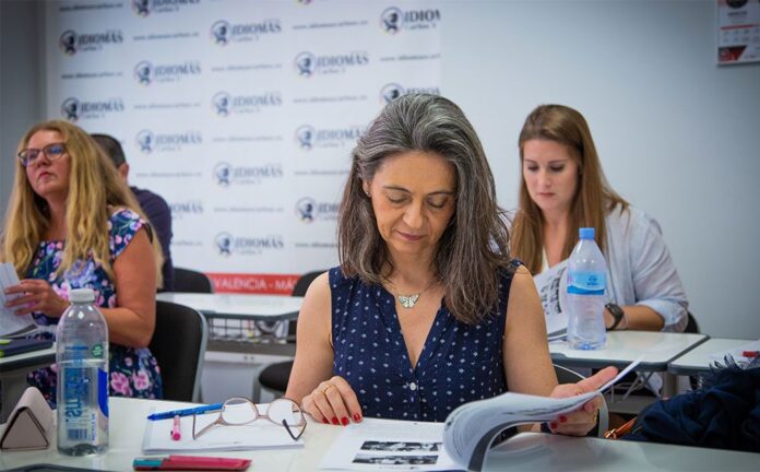 Aprender Inglés en Sevilla: Dominio de Idiomas como Ventaja Laboral Aprender inglés en Sevilla: el dominio del inglés y el alemán se consolida como ventaja laboral en Europa