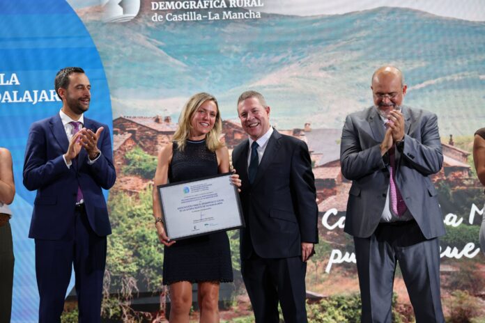 Castilla-La Mancha Reconoce el Plan de Arraigo de ADEL como Castilla-La Mancha reconoce a ADEL su Plan de Arraigo como herramienta para frenar la despoblación
