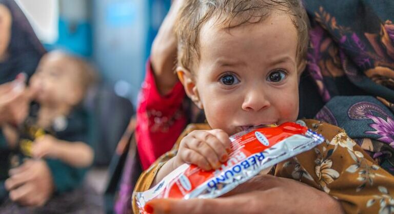 Crisis Alimentaria: 3,7 Millones de Niños en Afganistán en Peligro