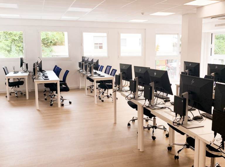DIGITECH Inaugura en Sevilla un Nuevo Centro de FP Especializado en Tecnología y Digitalización para el Curso 26/27