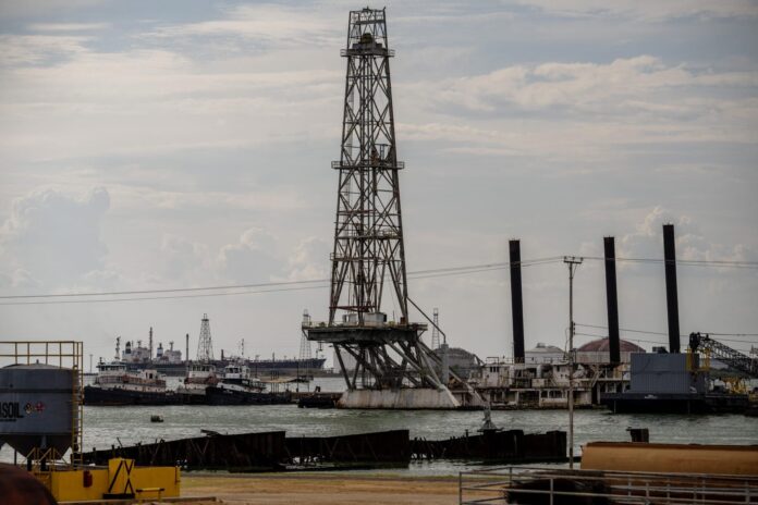 Lionheart Capital Cierra Acuerdo de US $400 Millones para Adquirir Lionheart Capital, a punto de cerrar un acuerdo por US $400 millones para adquirir una participación en un yacimiento petrolero en Venezuela
