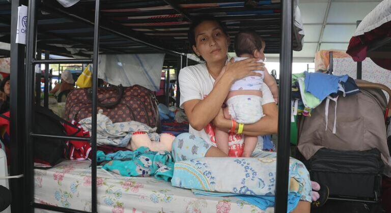 Un Mes Tras el Terremoto: Las Mujeres en Venezuela Enfrentan Riesgos Persistentes