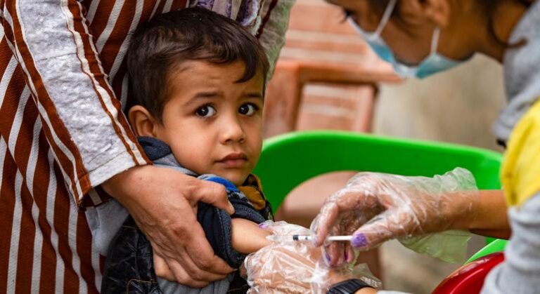 Vacunación Infantil: Progreso Inminente, Pero Millones de Niños Sin Protección