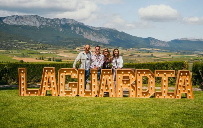 Encuentro de Enoturismo: Laguardia y Hondarribia Comparten Experiencias a Través Laguardia y Hondarribia compartieron experiencias de enoturismo a través de Red Viajera