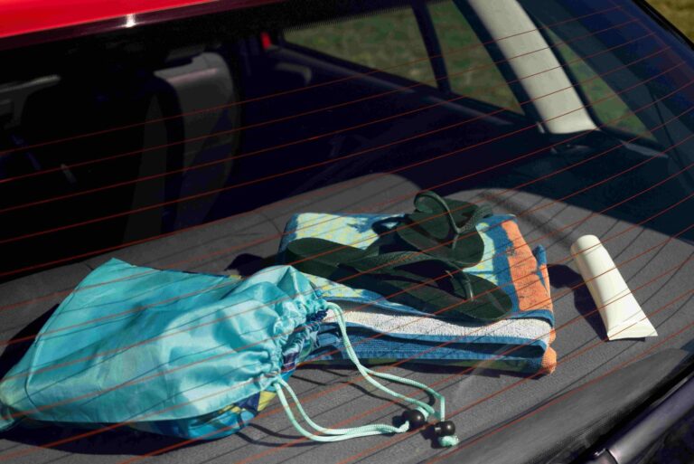 7 cosas que deberías sacar de tu coche al volver de vacaciones y antes de retomar la rutina