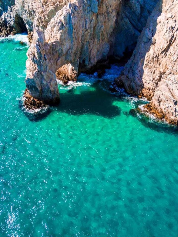 Los Cabos Se Reinventa: Cinco Planes de Aventura para Amantes Los Cabos apuesta por el turismo de aventura con cinco planes para los apasionados del mar y la montaña