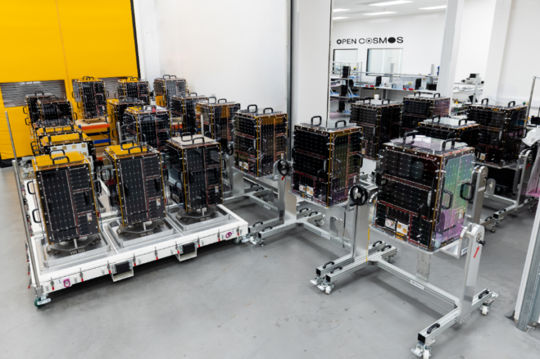 Open Cosmos Captura 300 Millones de Euros para Fortalecer la Inteligencia y Conectividad Espacial en Tiempo Real