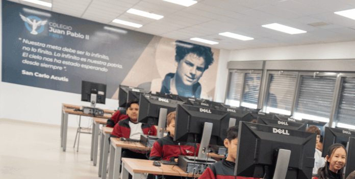Aulas con Historia: El Colegio Juan Pablo II de Parla Aulas con historia: el Colegio Juan Pablo II de Parla dedica sus espacios a vidas ejemplares