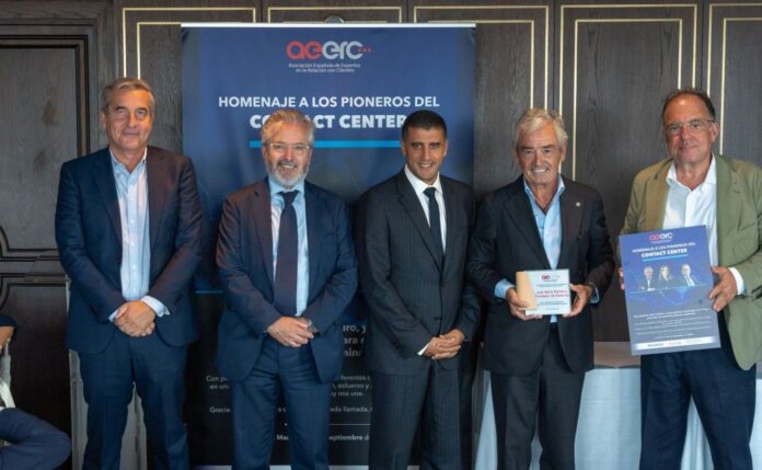 José María Pacheco: Pionero del Sector CX y Fundador de José María Pacheco, fundador de Konecta, reconocido por la AEERC por su trayectoria y contribución al desarrollo del sector de CX